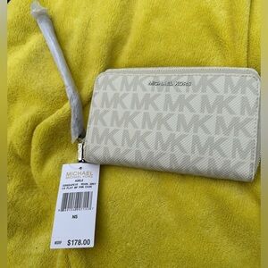 Michael Kors pearl grey wristlet with phone case
